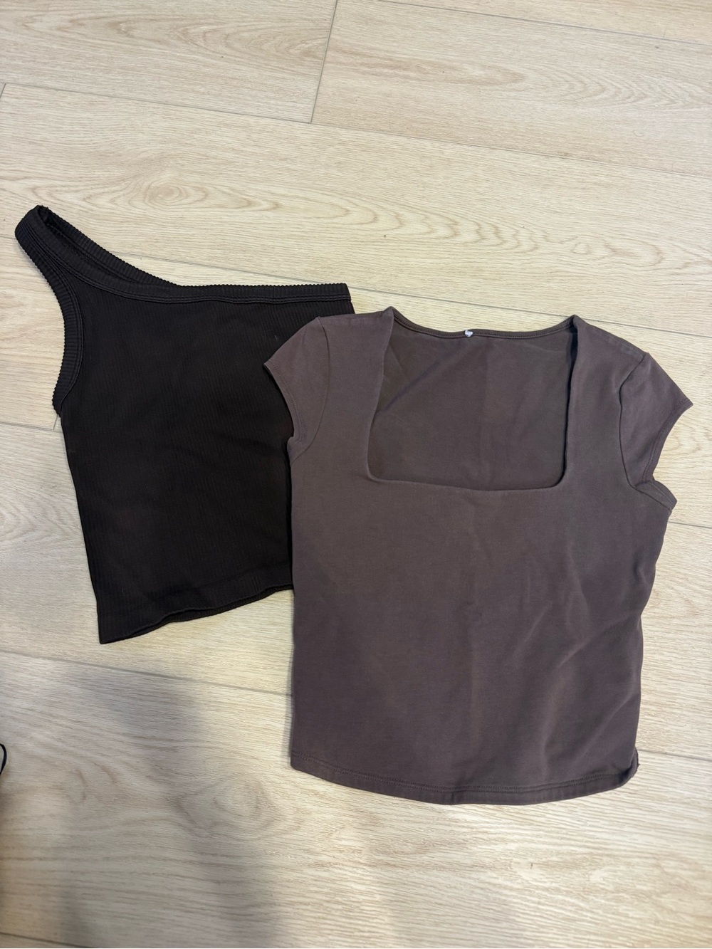 Brown tops